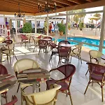 Hotel Club By Dorobe 3*