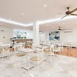 Club By Dorobe Hotel 3*