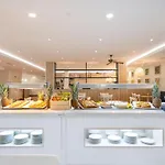 Club By Dorobe 3*