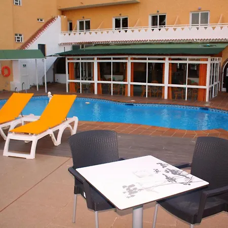 Club By Dorobe Otel 3*