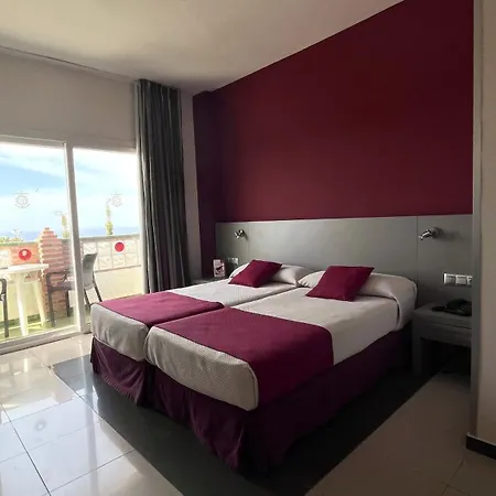 Otel Club By Dorobe Nerja