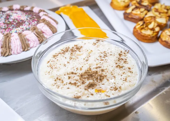 Club By Dorobe Отель