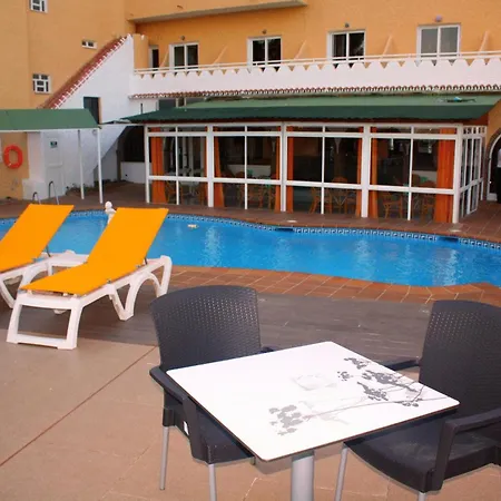 Club By Dorobe Otel 3*