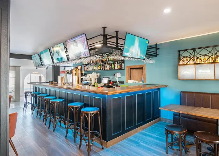 Club By Dorobe Nerja