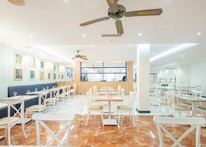 Club By Dorobe Hotel Nerja