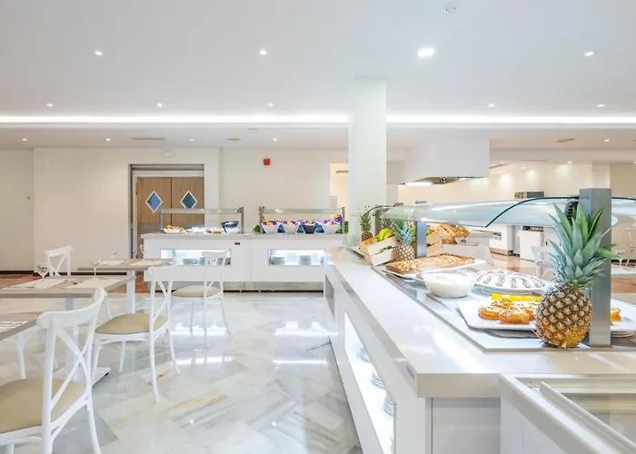 Club By Dorobe Otel 3*