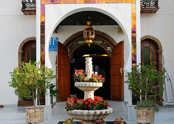 Club By Dorobe Otel Nerja