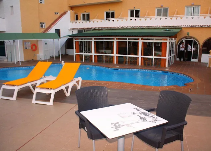 Club By Dorobe Otel 3*