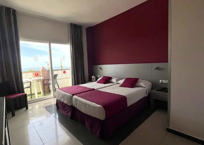 Otel Club By Dorobe Nerja